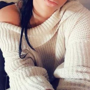 Sweater / turtleneck stretchable